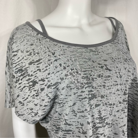 New Directions T-Shirt & Tank Light Gray Layered Set - Picture 2 of 7